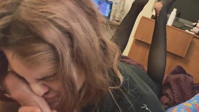 Diki ọfun, pantyhose ti o ya ati awọn igigirisẹ ya dara lati pade